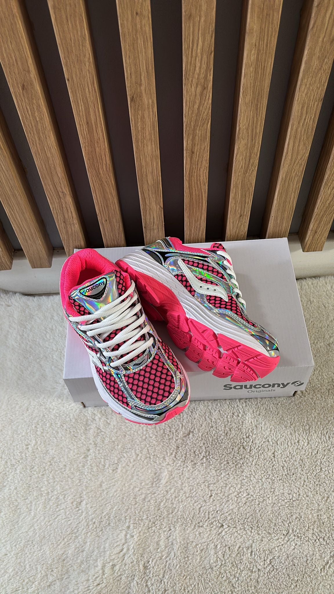 omni9 Grid Azura Shine Pink