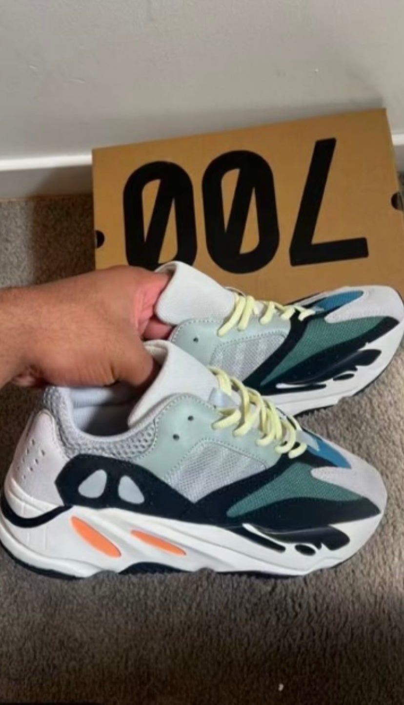 Yeezy 700 v1 wave runner White and grey