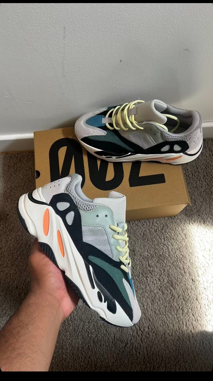Yeezy 700 v1 wave runner White and grey