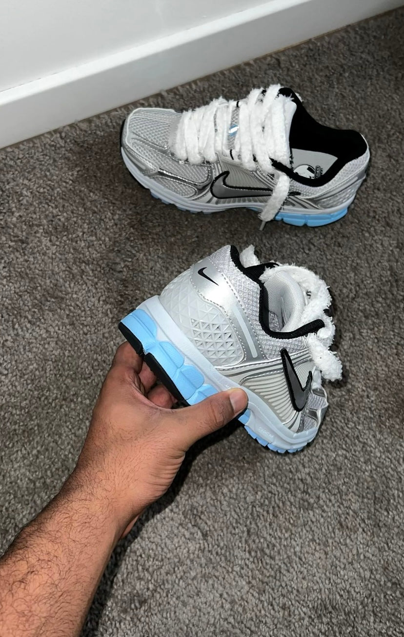 Vomero 5 grey and blue